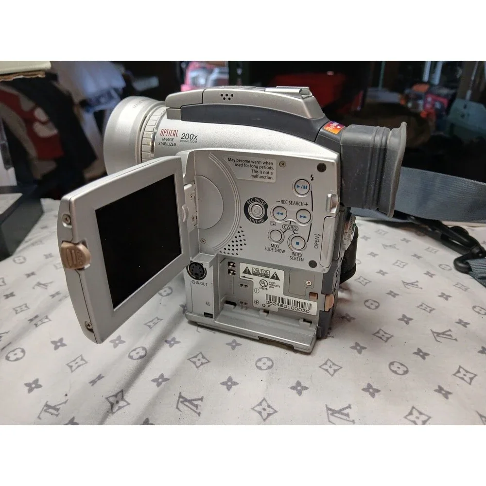 Canon optura 100